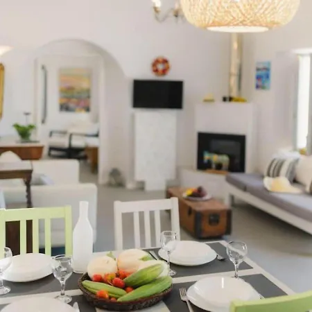 Trilogy Boutique - Ampelos Pýrgos